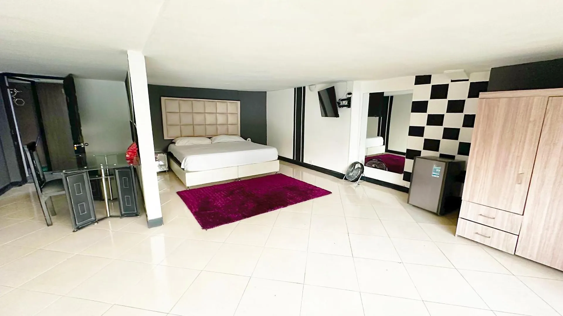 The Bellagio 3 Bdrm Pvbath And Jacuzzi 301A location